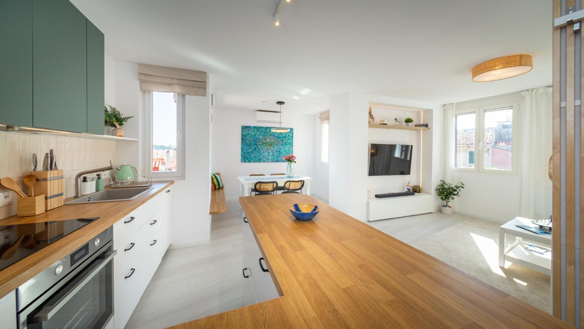 Rubini - Modern Apartment In The Heart Of Old روفينج المظهر الخارجي الصورة